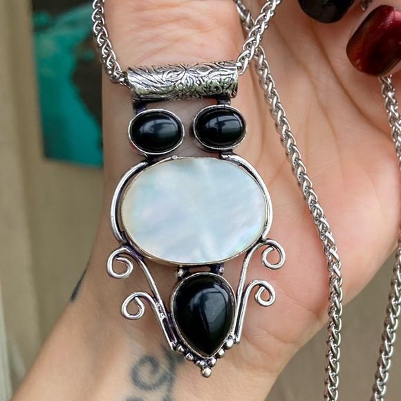 925 Sterling silver overlay black onyx & white mother of pearl gemstone necklace - Picture 10 of 10